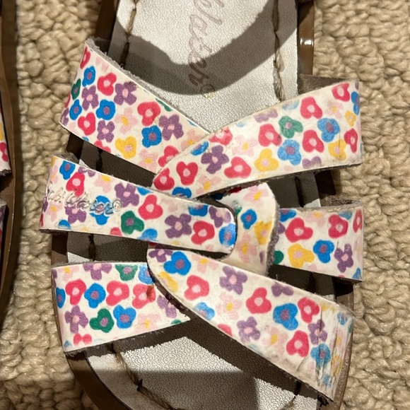 Floral salt water sandal - Picture 5 of 6